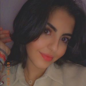 Meet your Posher, Yousra